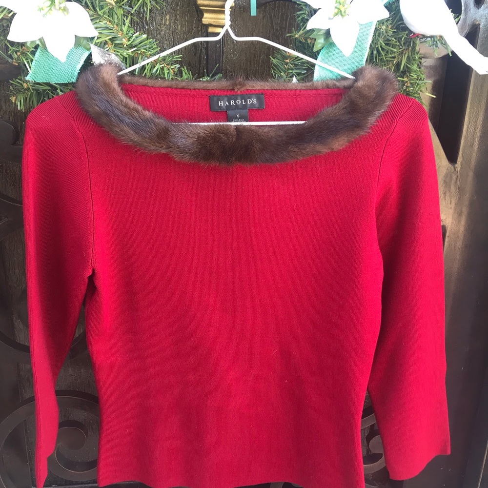 Harolds RED sweater MINK trim Small 🌹💕🌹💕